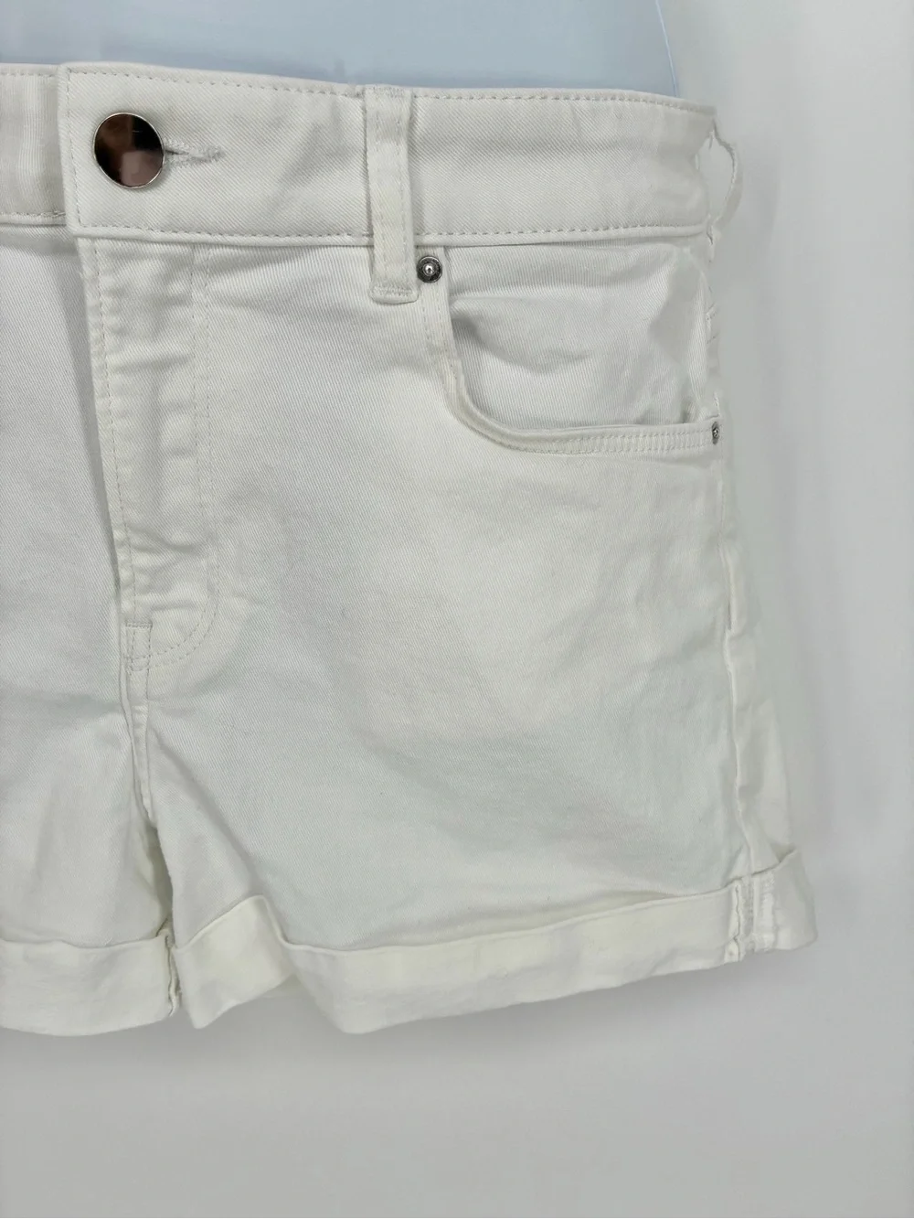 H&M White Denim Cuffed Hem Jean Shorts Size 4
